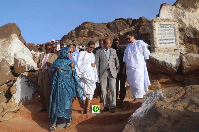 الرئيس الموريتاني فوق هضبة "آغريجيت" التي تم استيطانها قبل 4 آلاف عام