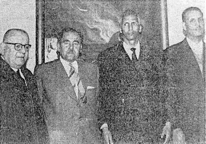 الصورة ملتقطة في بداية الستينيات في لبنان بمكتب جريدة "الحياة" البيروتية.